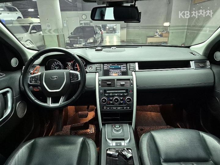 Land Rover Discovery Sport 2.0 TD4 SE 10