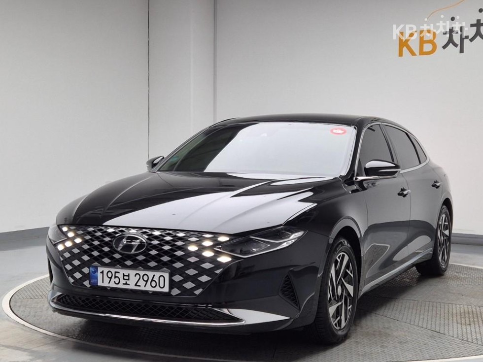 Hyundai 더 뉴 그랜저 하이브리드 2.4 프리미엄 초이스 - фото 1