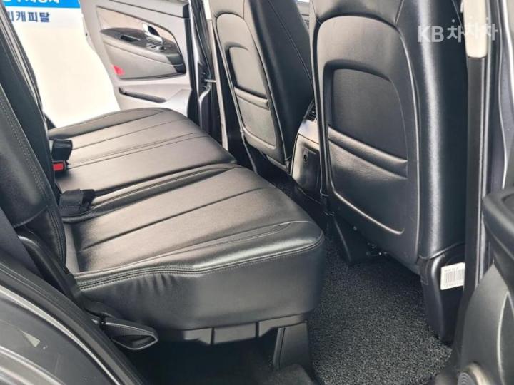 KG Mobility (Ssangyong) Rexton W 4WD Adventure 60th Edition 9