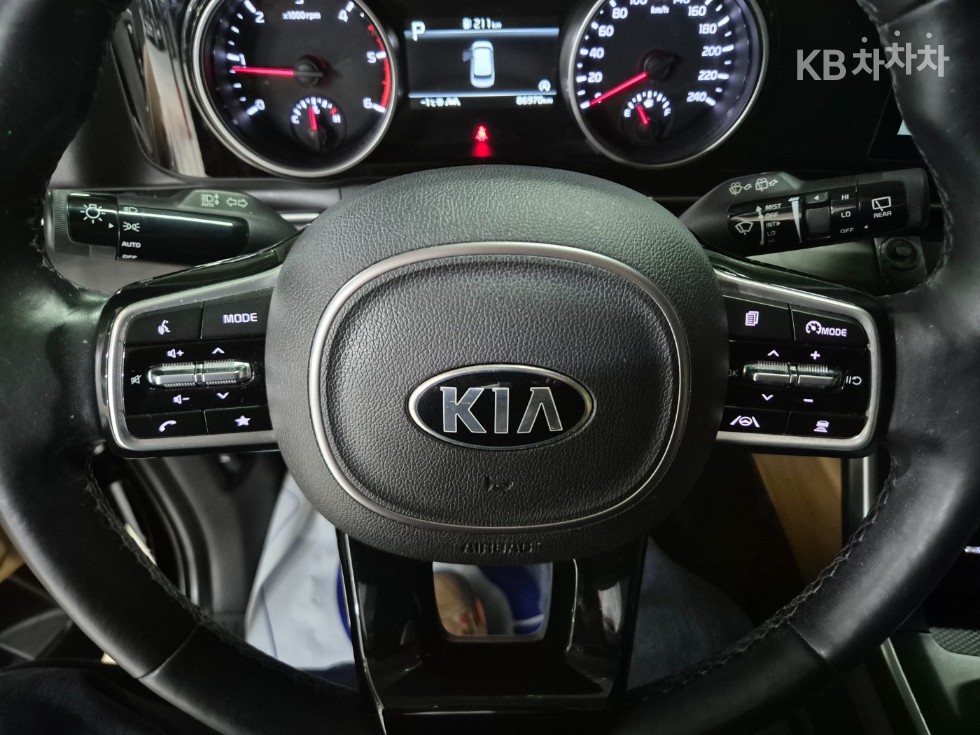2021 - kia carnival