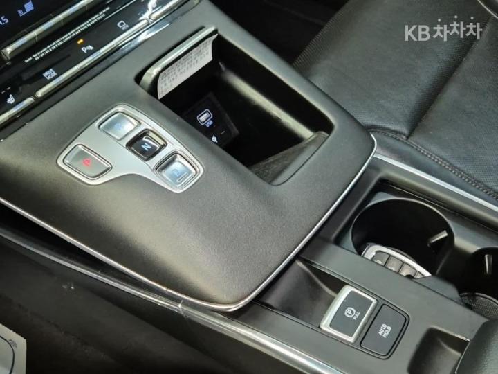 Hyundai Grandeur 3.3 Premium Choice 9