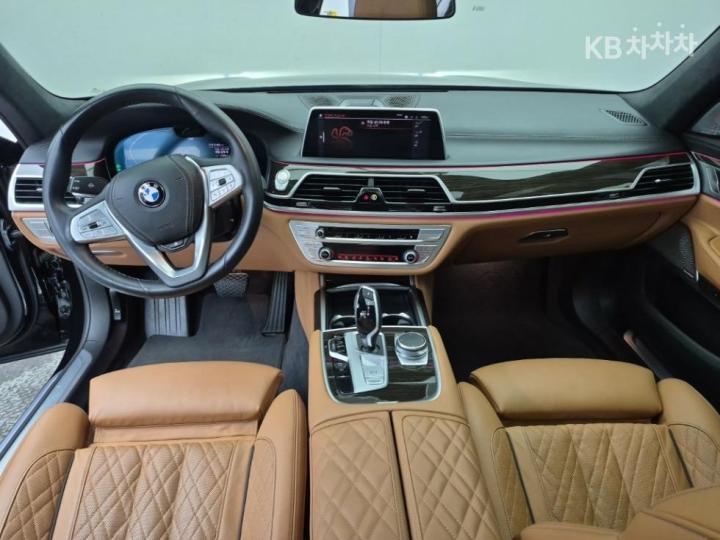 BMW 7 Series G11 740Li xDrive M Sport 6