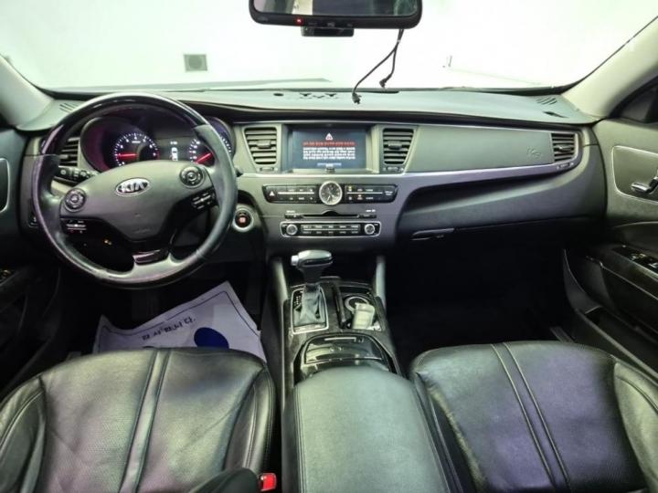 Kia K9 3.8 GDI Prestige Base Type 8