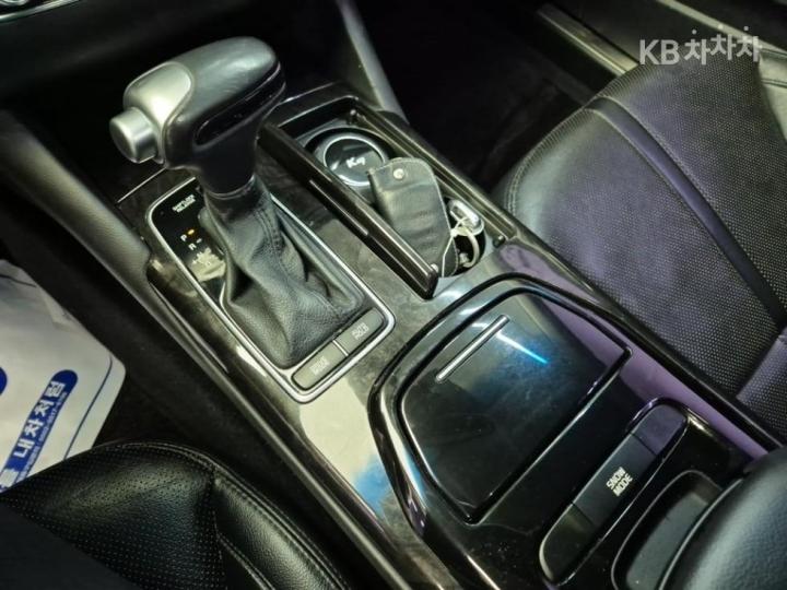 Kia K9 3.8 GDI Prestige Base Type 9