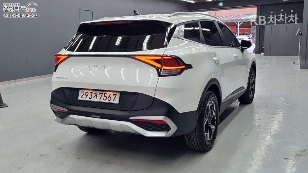 2023 - kia sportage