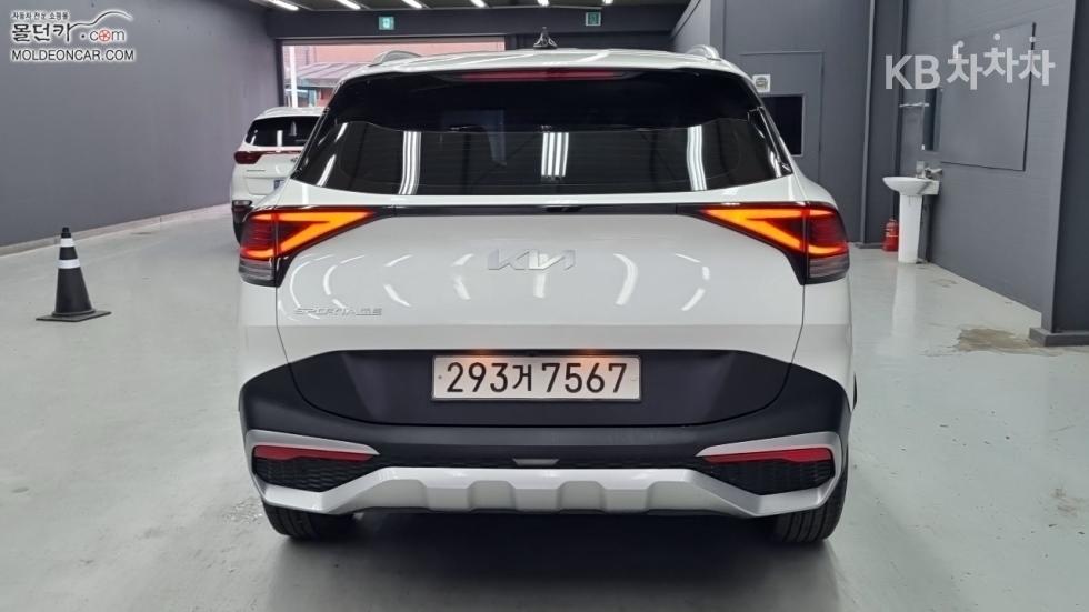 2023 - kia sportage