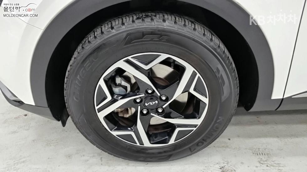 2023 - kia sportage