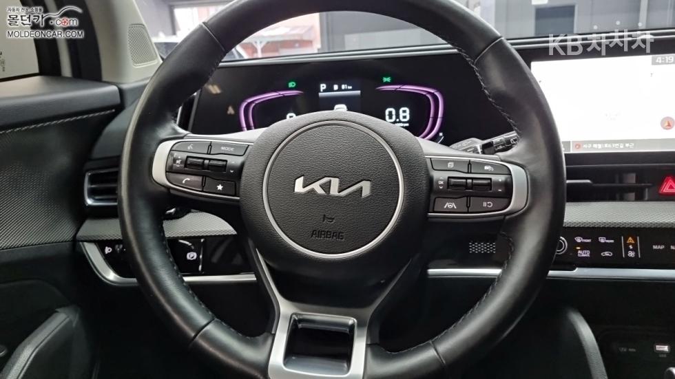 2023 - kia sportage