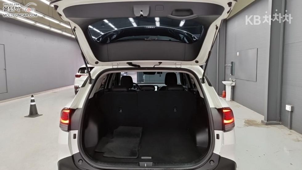 2023 - kia sportage