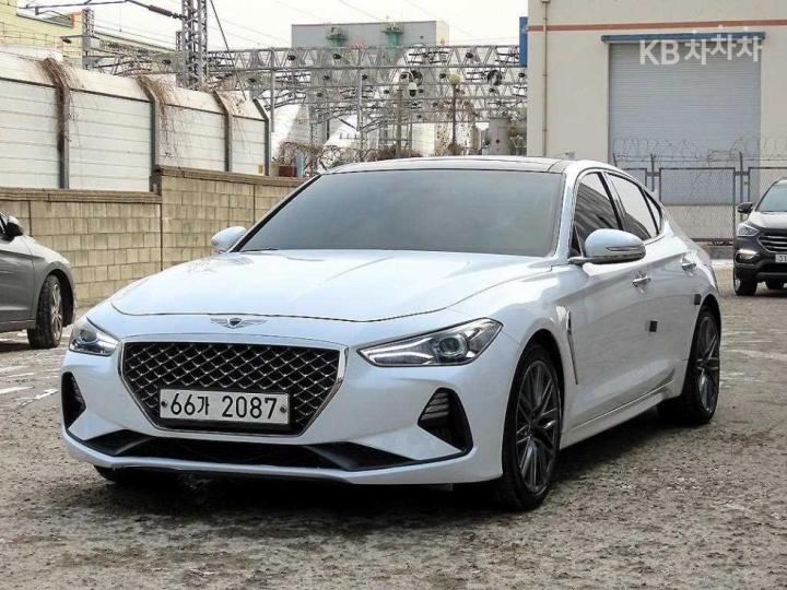 Genesis G70 2.0T Supreme 3