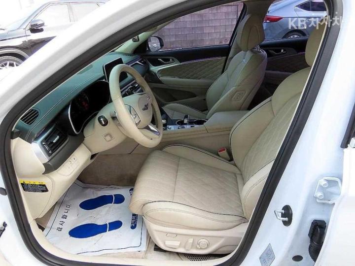 Genesis G70 2.0T Supreme 6