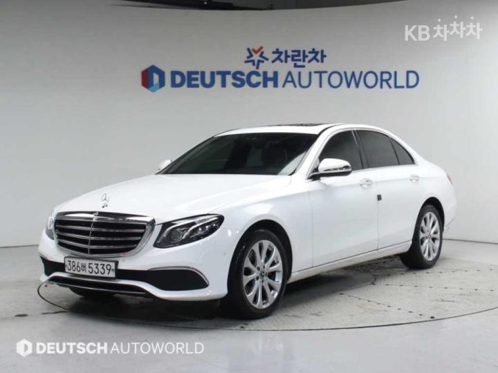 Mercedes-Benz E-Class W213 E220d Avantgarde