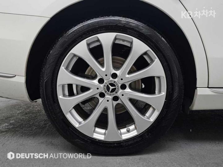 Mercedes-Benz E-Class W213 E220d Avantgarde — фото 5