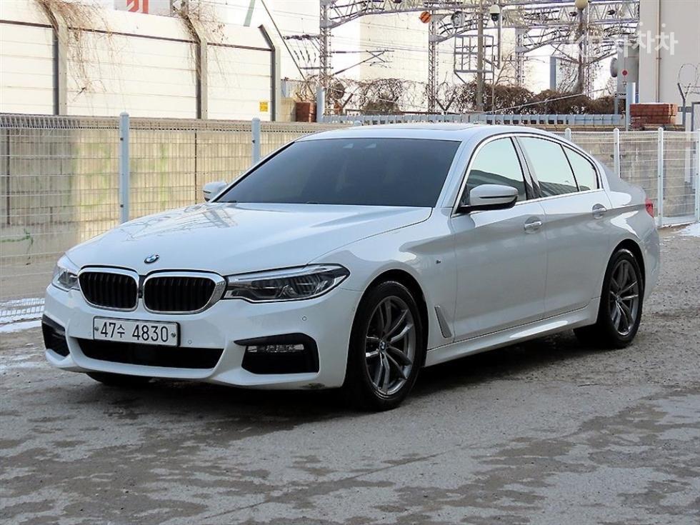 BMW 올뉴5시리즈 (G30) 520d xDrive M Sport Package Plus - фото 1
