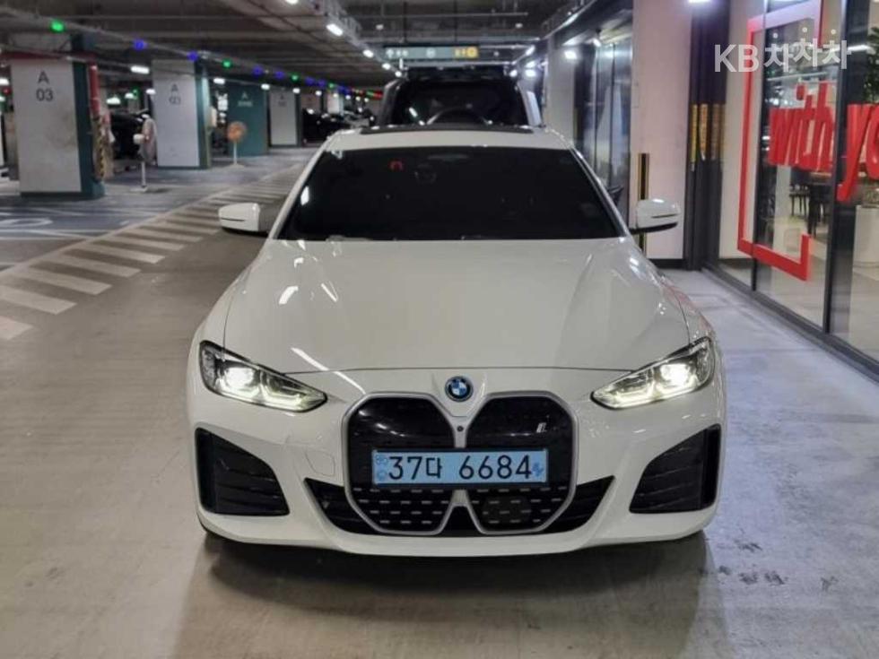 BMW i4