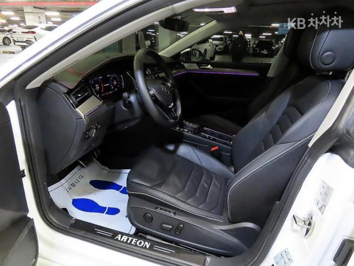 Volkswagen Arteon 2.0 TDI 4WD Elegance Prestige 7