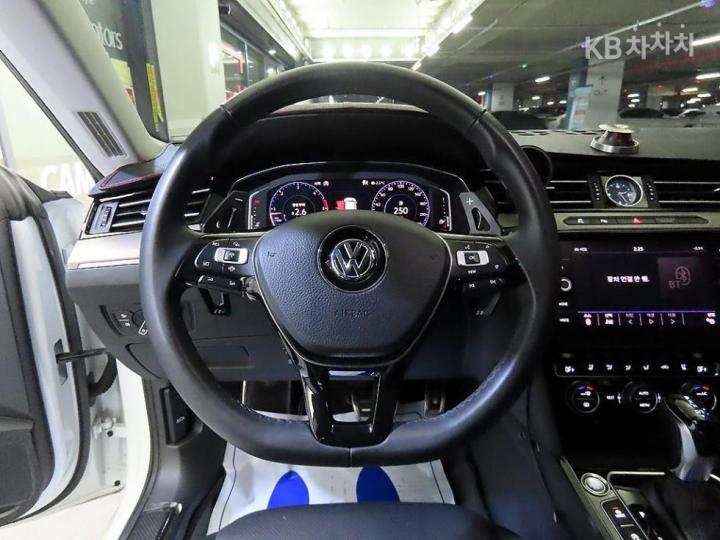 Volkswagen Arteon 2.0 TDI 4WD Elegance Prestige 9
