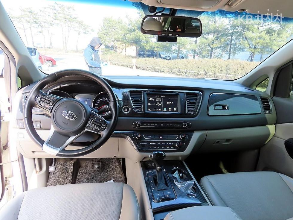 2016 - kia carnival