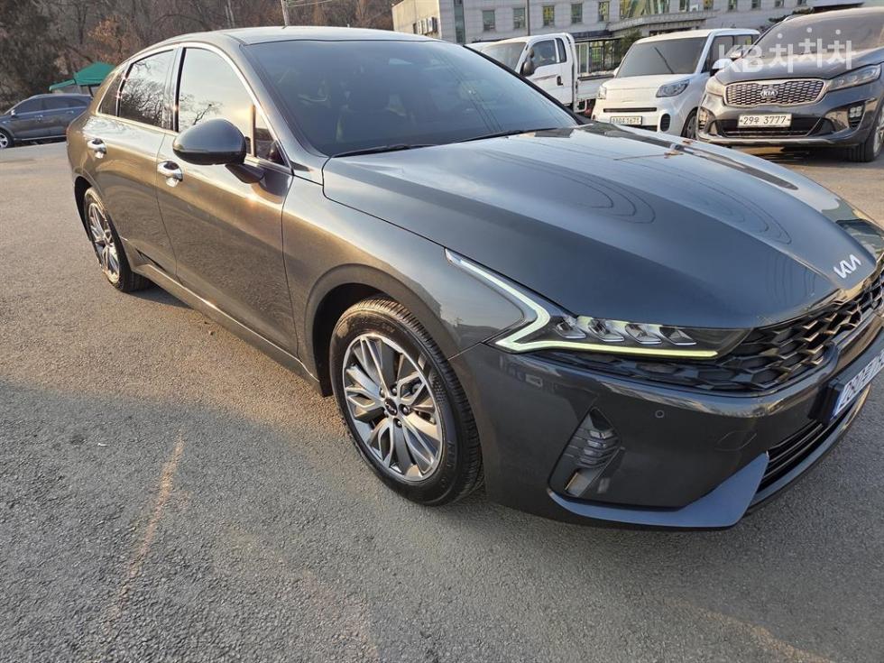 2023 - kia k5