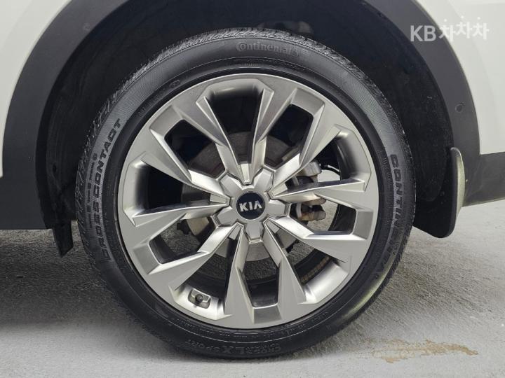 Kia Sorento 2.2 Diesel 2WD Signature 6