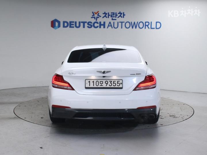 Genesis G70 2.0T AWD Elite 5