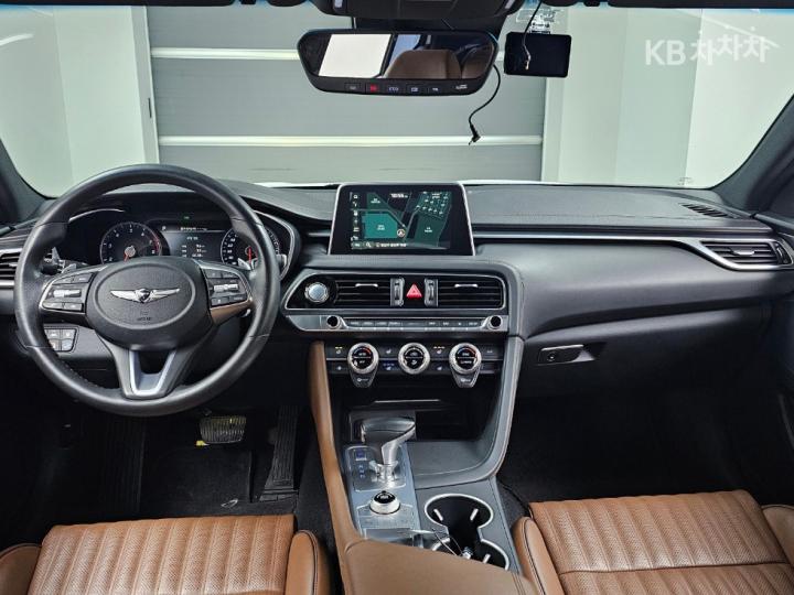 Genesis G70 2.0T AWD Elite 8