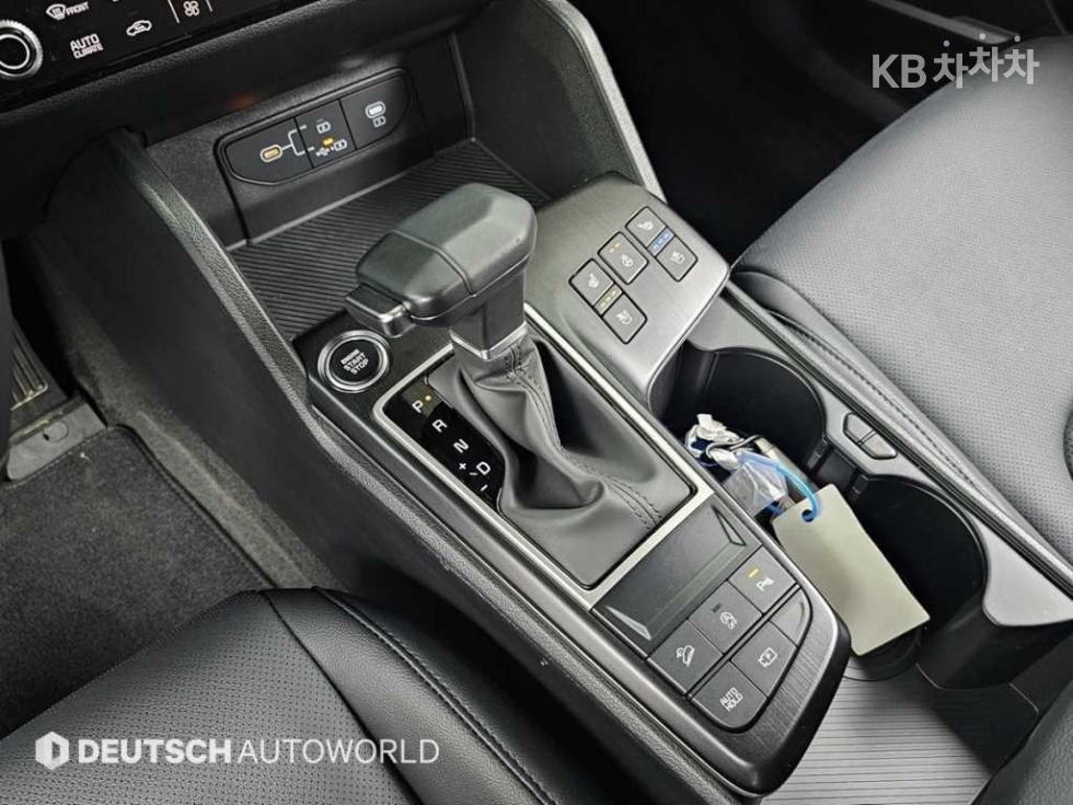 2025 - kia sportage