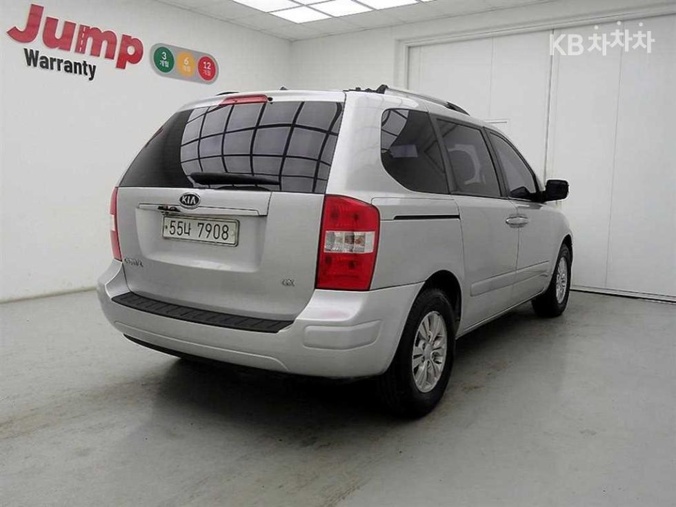 2011 - kia carnival
