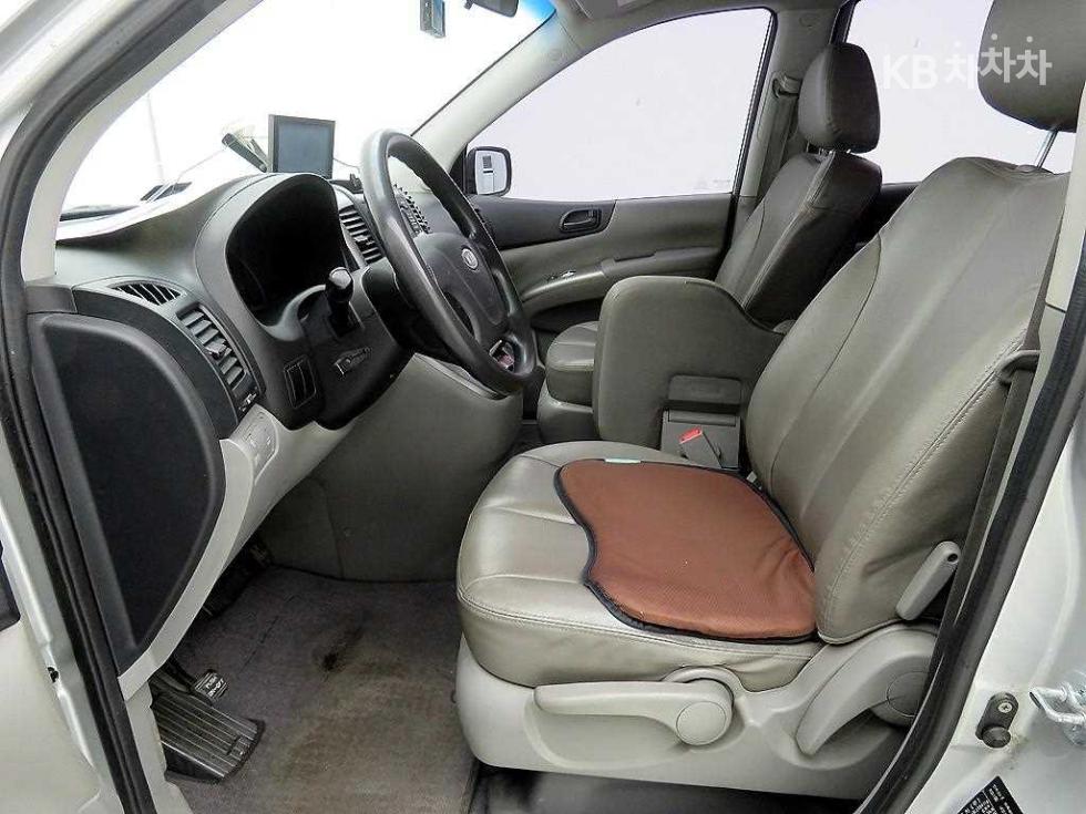 2011 - kia carnival