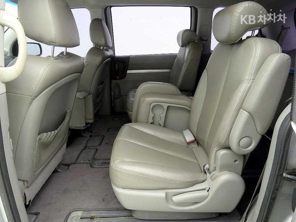 2011 - kia carnival