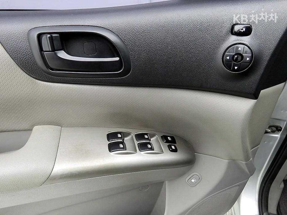 2011 - kia carnival