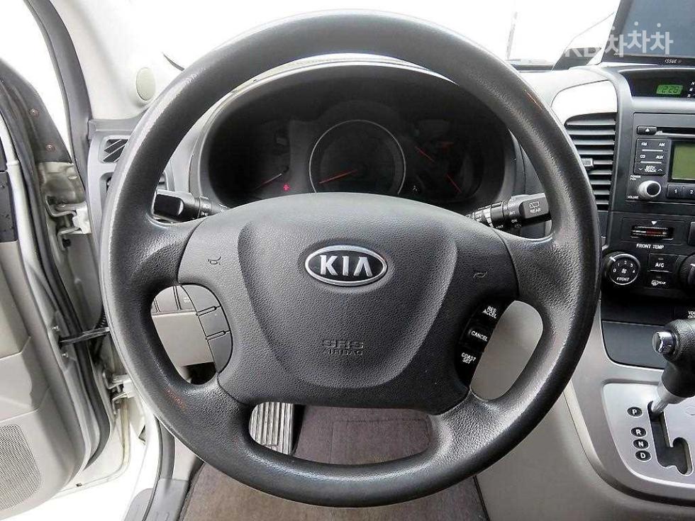 2011 - kia carnival