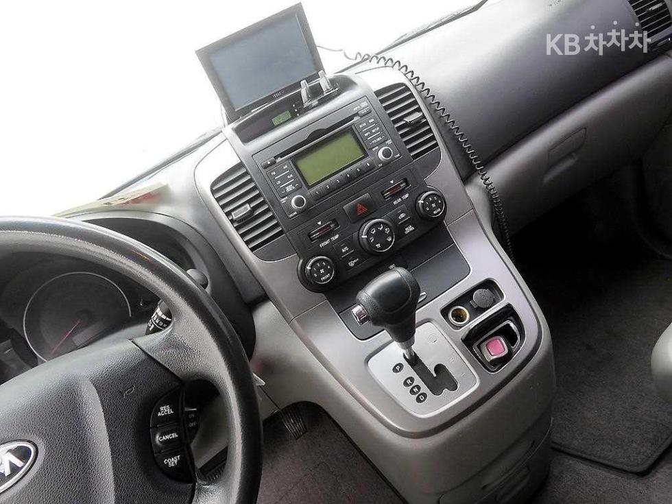 2011 - kia carnival