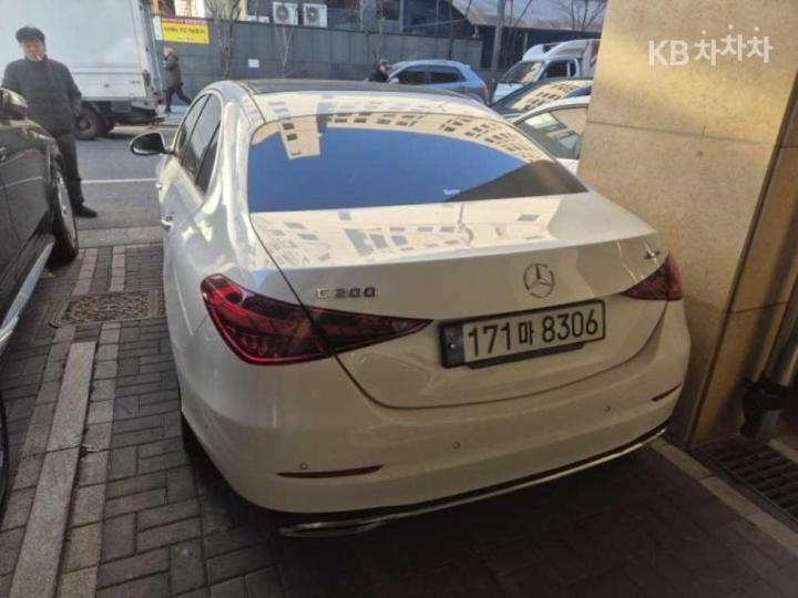 Mercedes-Benz C-Class W206 C200 4Matic Avantgarde 3