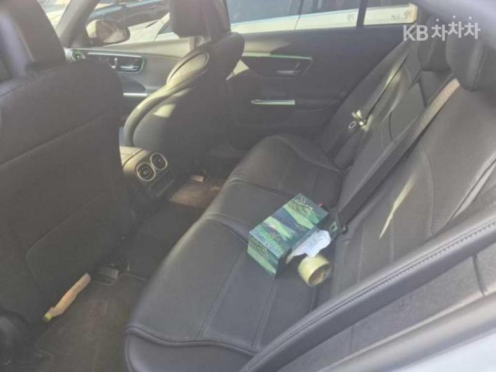 Mercedes-Benz C-Class W206 C200 4Matic Avantgarde 6