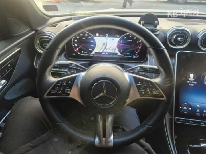 Mercedes-Benz C-Class W206 C200 4Matic Avantgarde 9