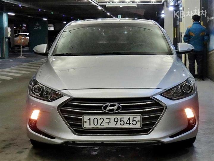 Hyundai Avante AD 1.6 GDi Modern 3