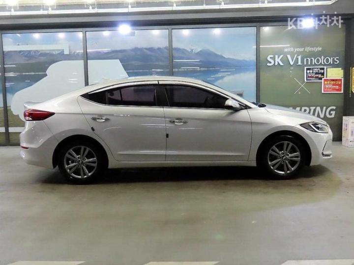 Hyundai Avante AD 1.6 GDi Modern 4