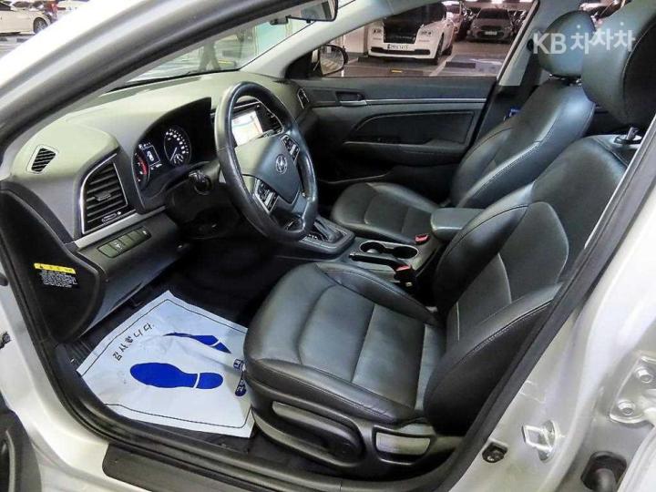 Hyundai Avante AD 1.6 GDi Modern 7