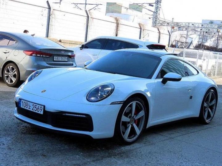 Porsche Carrera 911 992 S 3