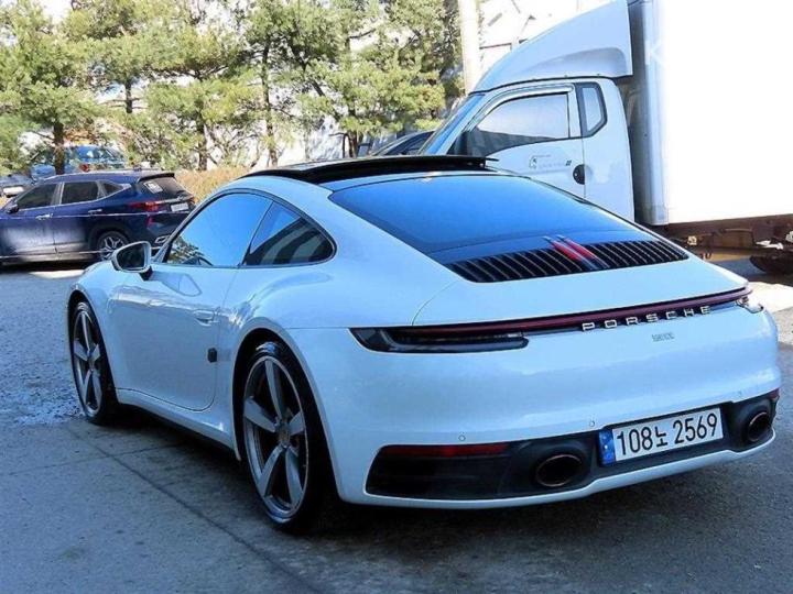 Porsche Carrera 911 992 S 4