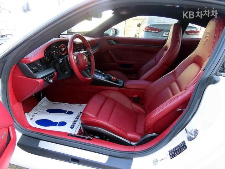 Porsche Carrera 911 992 S 6