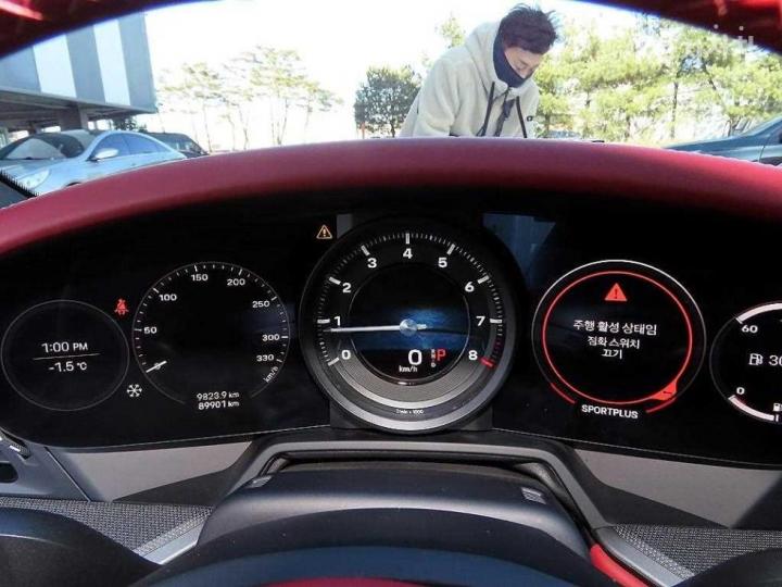 Porsche Carrera 911 992 S 10