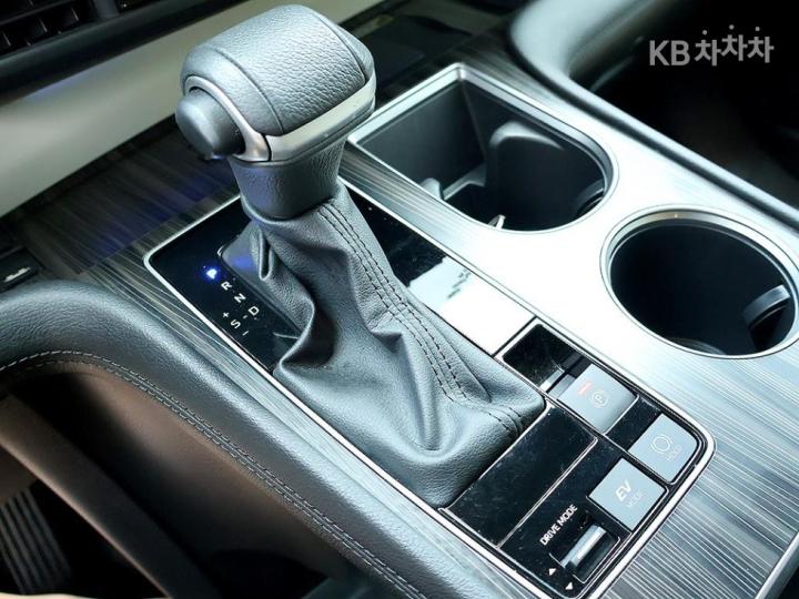 Toyota Sienna 2.5 Hybrid AWD 8