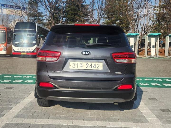 Kia Sorento Diesel 2.0 2WD Prestige 5