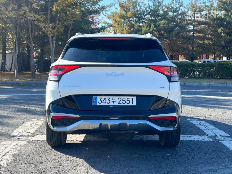 2023 - kia sportage