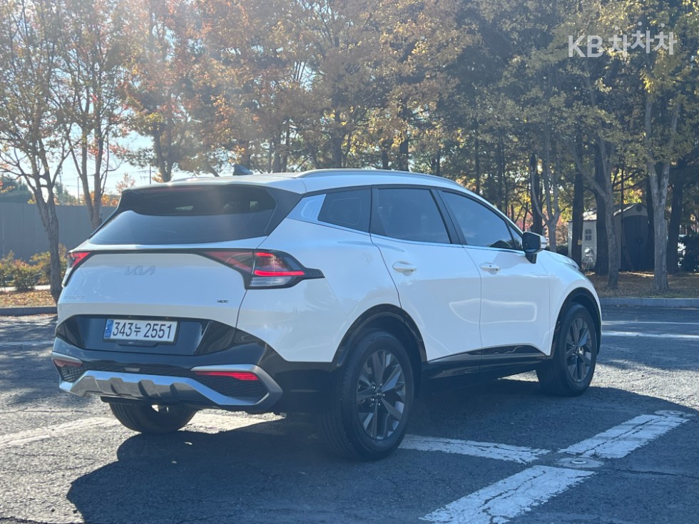 2023 - kia sportage