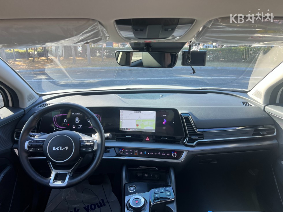 2023 - kia sportage