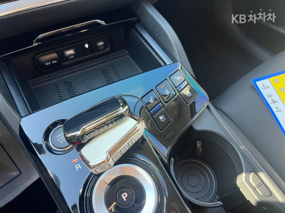2023 - kia sportage