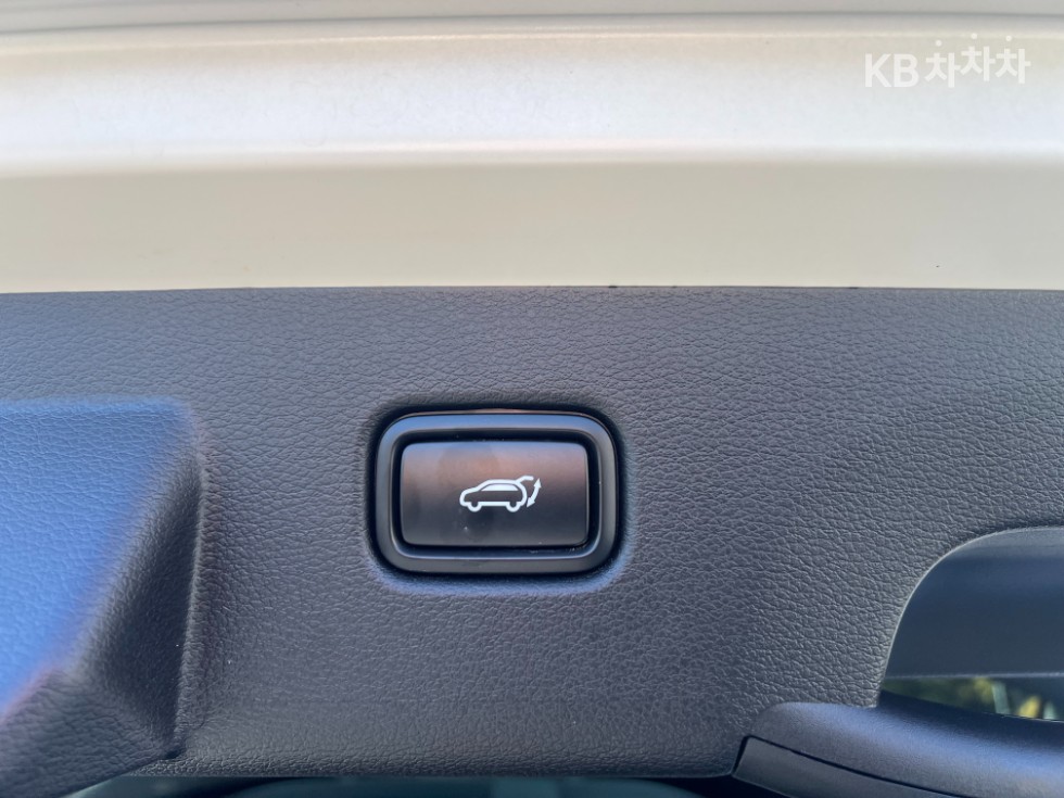 2023 - kia sportage